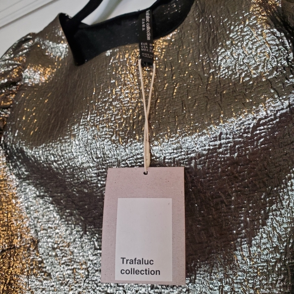 BALLOON SLEEVE CROP TOP - Picture 5 of 6